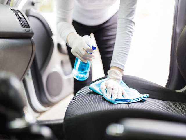 Cách vệ sinh ghế da ô tô đúng cách